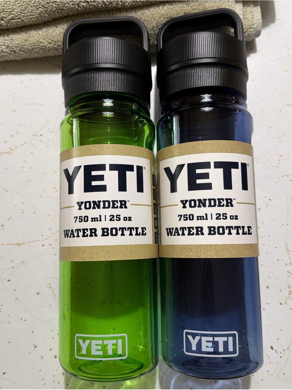 Yeti Yonder 25 oz Water Bottle — Green & Blue